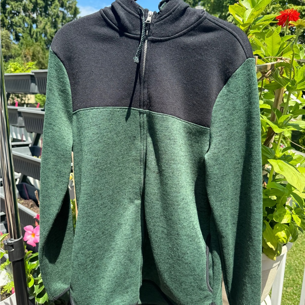 Men's Green and Black Sweater